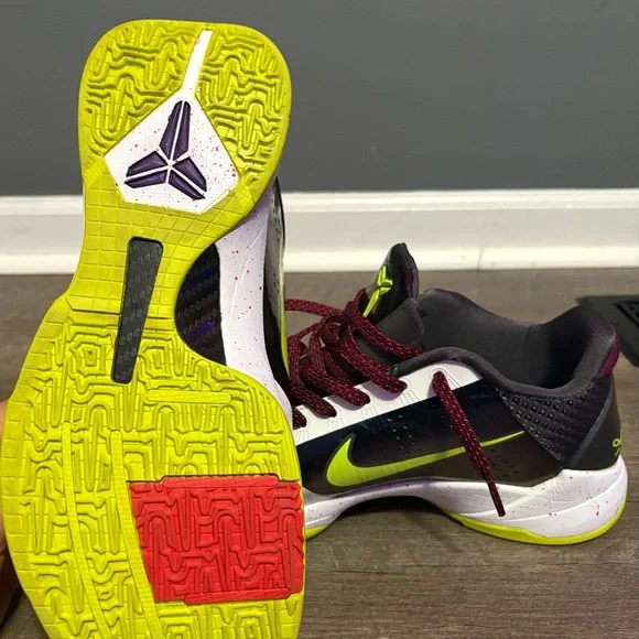Kobe 5 Chaos Basketball Shoes